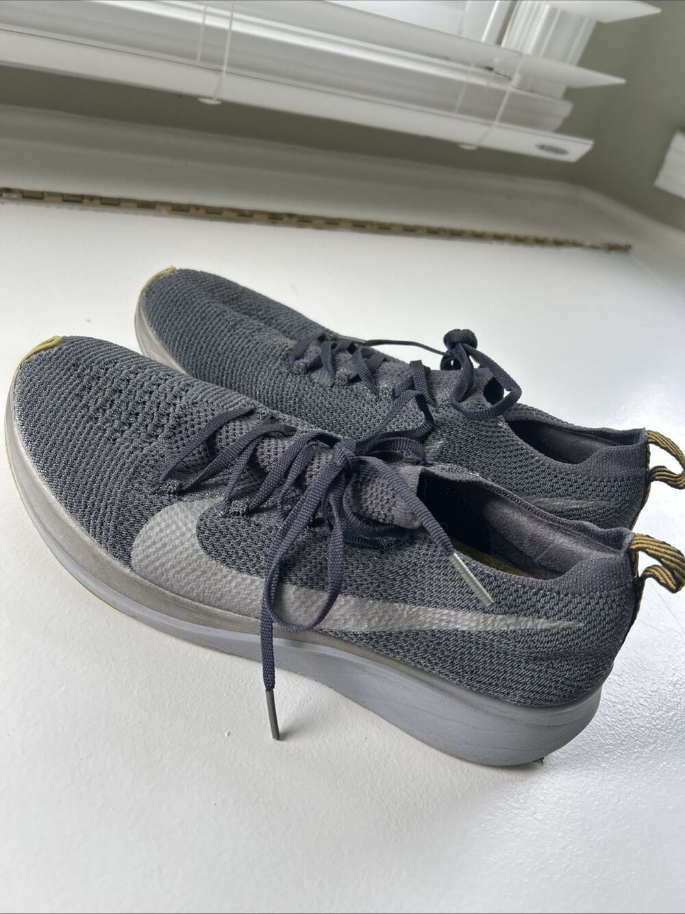 Men’s Nike Zoom Fly Flyknit Dark Gray Size 8 Running Shoes Sneakers 2018 EUC!